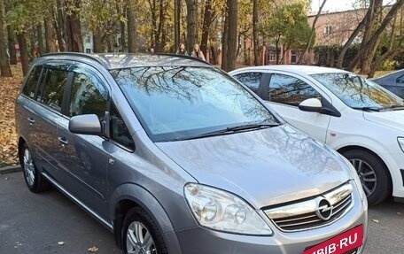 Opel Zafira B, 2011 год, 725 000 рублей, 3 фотография