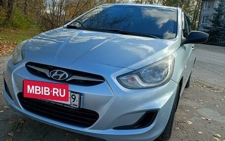 Hyundai Solaris II рестайлинг, 2011 год, 700 000 рублей, 4 фотография