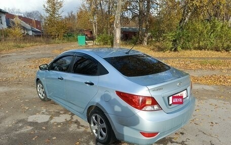 Hyundai Solaris II рестайлинг, 2011 год, 700 000 рублей, 2 фотография