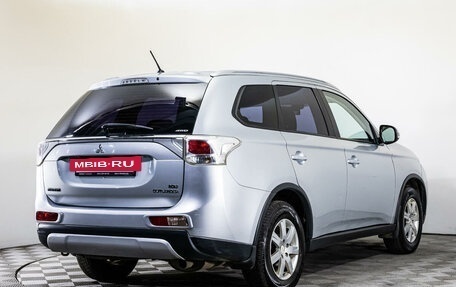 Mitsubishi Outlander III рестайлинг 3, 2014 год, 1 570 000 рублей, 5 фотография