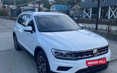 Volkswagen Tiguan II, 2018 год, 2 850 000 рублей, 3 фотография