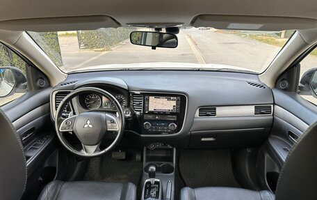 Mitsubishi Outlander III рестайлинг 3, 2012 год, 1 575 000 рублей, 20 фотография