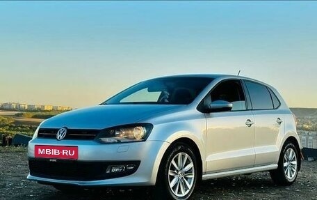 Volkswagen Polo VI (EU Market), 2010 год, 900 000 рублей, 1 фотография