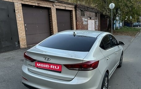 Hyundai Elantra VI рестайлинг, 2018 год, 1 700 000 рублей, 12 фотография