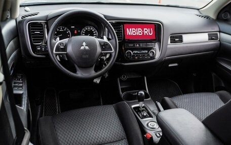 Mitsubishi Outlander III рестайлинг 3, 2014 год, 1 579 000 рублей, 6 фотография