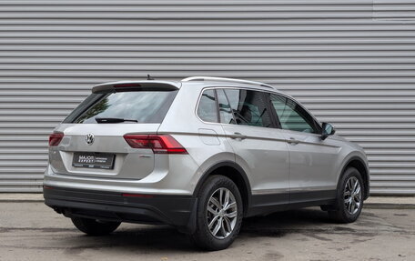 Volkswagen Tiguan II, 2018 год, 2 450 000 рублей, 5 фотография