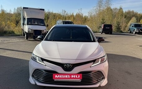 Toyota Camry, 2018 год, 2 800 000 рублей, 7 фотография