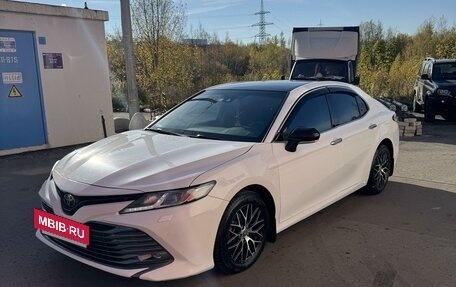 Toyota Camry, 2018 год, 2 800 000 рублей, 6 фотография