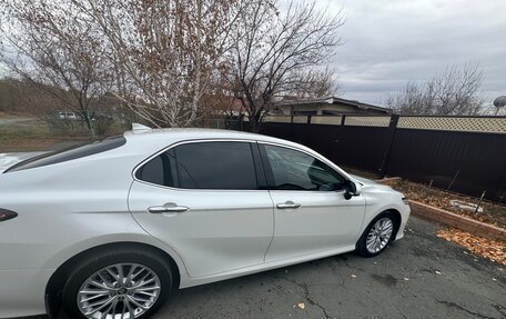 Toyota Camry, 2019 год, 3 333 000 рублей, 6 фотография