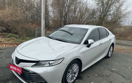 Toyota Camry, 2019 год, 3 333 000 рублей, 2 фотография