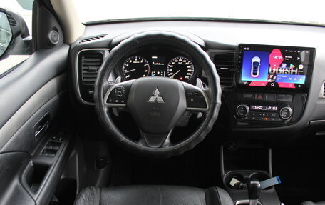 Mitsubishi Outlander III рестайлинг 3, 2013 год, 1 395 000 рублей, 6 фотография