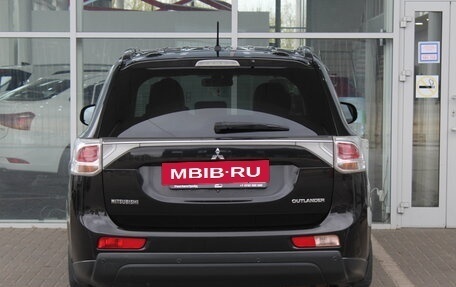 Mitsubishi Outlander III рестайлинг 3, 2013 год, 1 395 000 рублей, 4 фотография