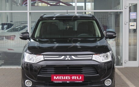 Mitsubishi Outlander III рестайлинг 3, 2013 год, 1 395 000 рублей, 3 фотография