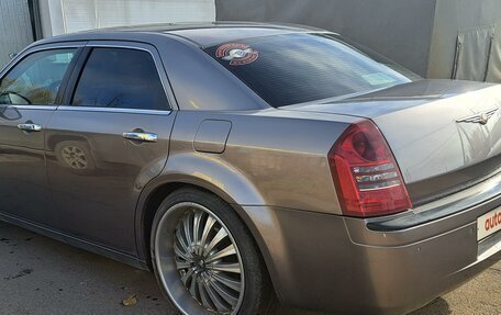 Chrysler 300C II, 2006 год, 950 000 рублей, 3 фотография