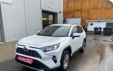 Toyota RAV4, 2021 год, 4 400 000 рублей, 6 фотография