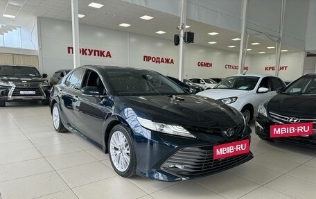 Toyota Camry, 2018 год, 2 280 000 рублей, 3 фотография