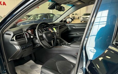 Toyota Camry, 2018 год, 2 280 000 рублей, 10 фотография