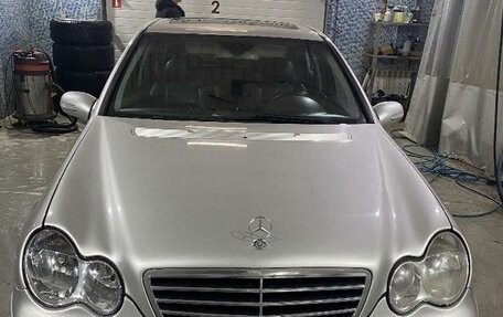 Mercedes-Benz C-Класс, 2004 год, 910 000 рублей, 11 фотография