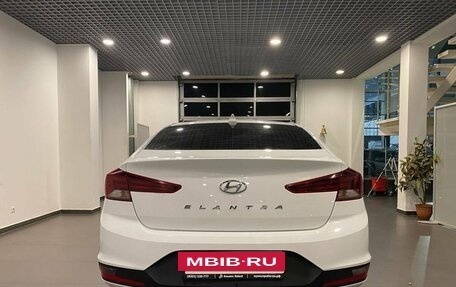 Hyundai Elantra VI рестайлинг, 2020 год, 2 114 000 рублей, 4 фотография