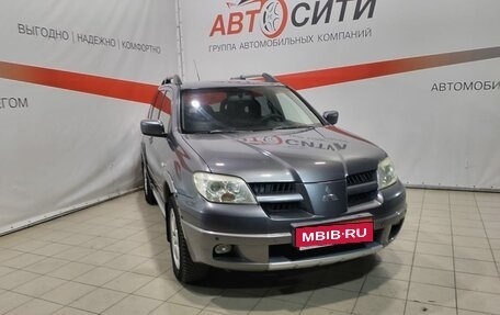 Mitsubishi Outlander III рестайлинг 3, 2005 год, 600 000 рублей, 1 фотография