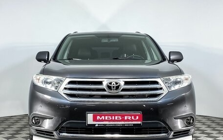 Toyota Highlander III, 2012 год, 2 149 000 рублей, 2 фотография