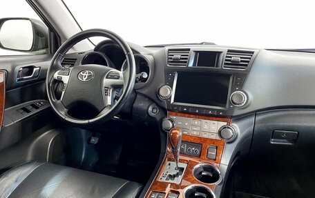 Toyota Highlander III, 2012 год, 2 149 000 рублей, 11 фотография