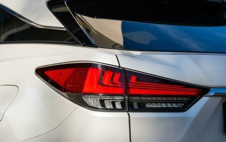 Lexus RX IV рестайлинг, 2021 год, 6 000 000 рублей, 9 фотография