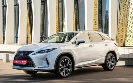 Lexus RX IV рестайлинг, 2021 год, 6 000 000 рублей, 3 фотография