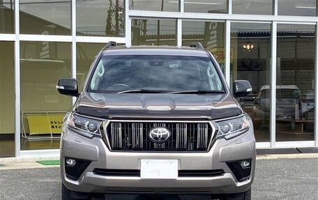 Toyota Land Cruiser Prado 150 рестайлинг 2, 2021 год, 3 585 000 рублей, 2 фотография