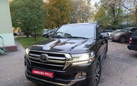 Toyota Land Cruiser 200, 2019 год, 9 000 000 рублей, 1 фотография