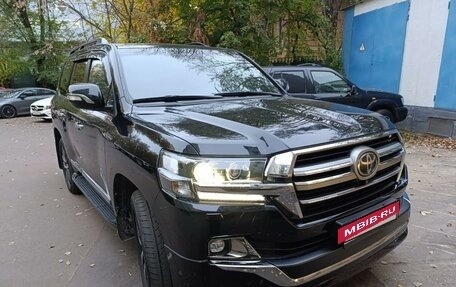 Toyota Land Cruiser 200, 2019 год, 9 000 000 рублей, 2 фотография