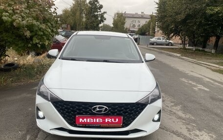 Hyundai Solaris II рестайлинг, 2020 год, 1 370 000 рублей, 1 фотография