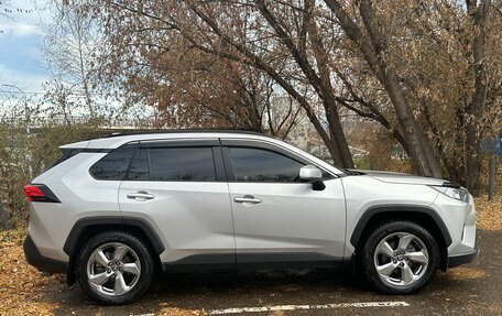 Toyota RAV4, 2021 год, 4 800 000 рублей, 6 фотография