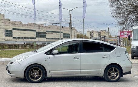 Toyota Prius, 2005 год, 895 000 рублей, 8 фотография