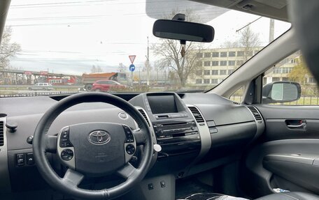 Toyota Prius, 2005 год, 895 000 рублей, 10 фотография