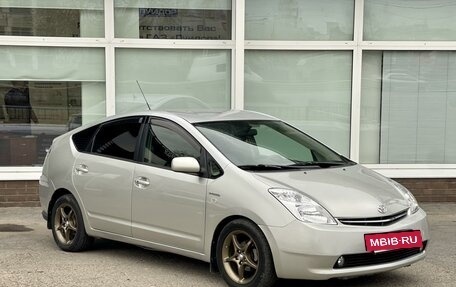 Toyota Prius, 2005 год, 895 000 рублей, 3 фотография