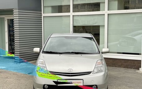 Toyota Prius, 2005 год, 895 000 рублей, 2 фотография