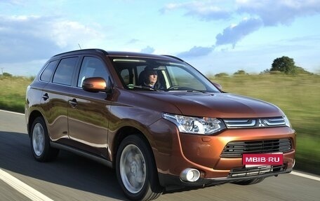 Mitsubishi Outlander III рестайлинг 3, 2013 год, 1 790 000 рублей, 1 фотография