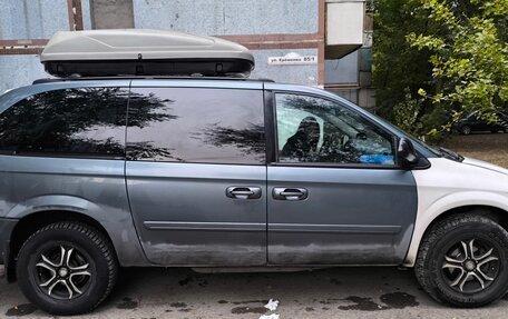 Chrysler Town & Country IV, 2005 год, 550 000 рублей, 7 фотография