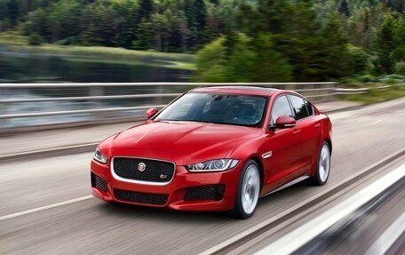 Jaguar XE I рестайлинг, 2017 год, 2 000 000 рублей, 1 фотография