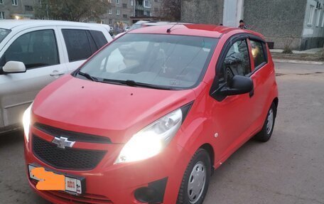 Chevrolet Spark III, 2013 год, 730 000 рублей, 2 фотография