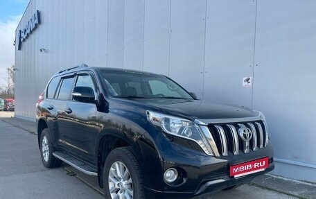 Toyota Land Cruiser Prado 150 рестайлинг 2, 2017 год, 4 500 000 рублей, 2 фотография