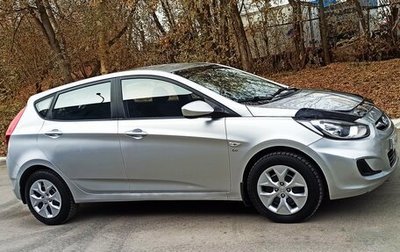 Hyundai Solaris II рестайлинг, 2012 год, 715 000 рублей, 1 фотография