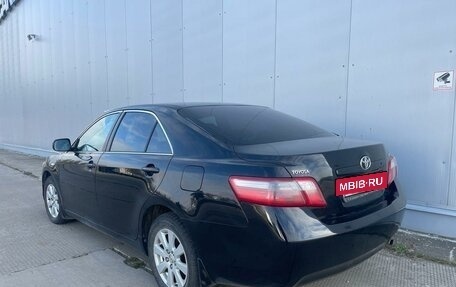 Toyota Camry, 2008 год, 900 000 рублей, 4 фотография