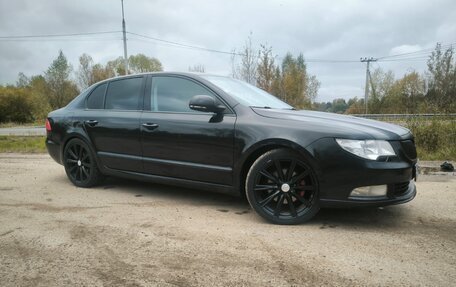 Skoda Superb III рестайлинг, 2010 год, 1 050 000 рублей, 2 фотография