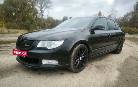 Skoda Superb III рестайлинг, 2010 год, 1 050 000 рублей, 6 фотография