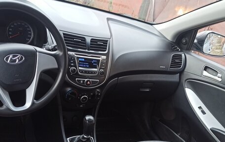 Hyundai Solaris II рестайлинг, 2012 год, 715 000 рублей, 8 фотография