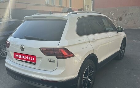 Volkswagen Tiguan II, 2017 год, 2 830 000 рублей, 3 фотография