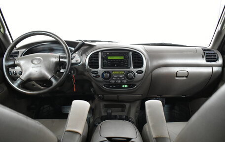 Toyota Sequoia II рестайлинг, 2001 год, 1 499 000 рублей, 7 фотография