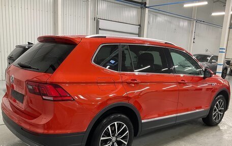 Volkswagen Tiguan II, 2020 год, 2 550 000 рублей, 2 фотография